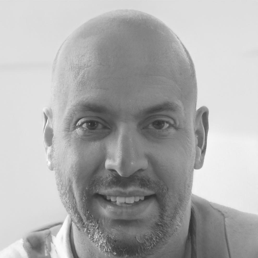 Ritratto di Luca Martinelli, docente di fotografia digitale